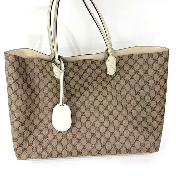 Gucci Beige and Cream Shoulder Bag - Picture 1 of 15